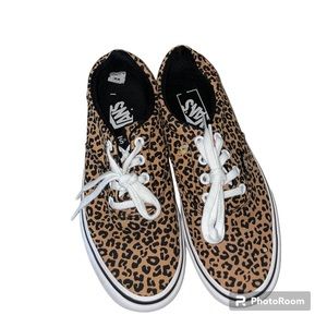 Woman's Vans Cheetah Print Size 6.5